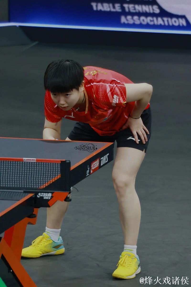 长崎美柚晒与孙颖莎握手照，总结2025年WTT赛事