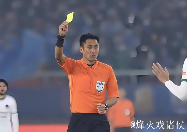 世俱杯首现裁判佩戴执法记录仪 俩中国裁判入选 世俱杯首现裁判佩戴执法记录仪 俩中国裁判入选